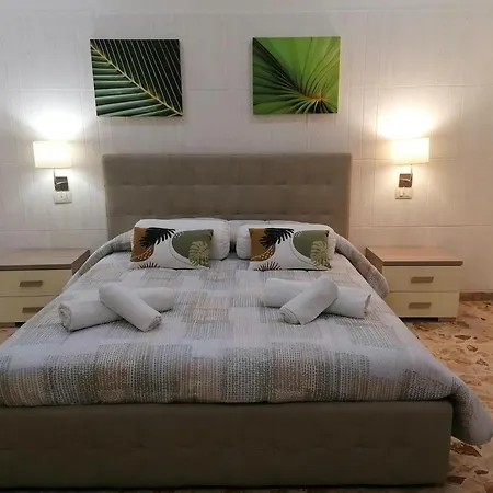 Gioele House 아파트 *