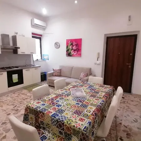 Apartment Gioele House *